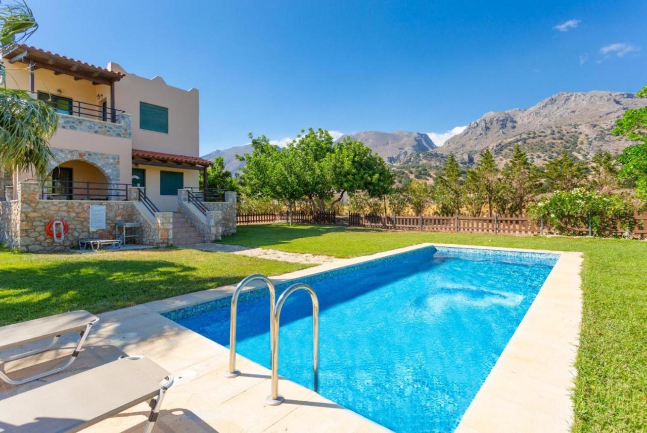פראנגוקאסטלון Spiros Beach Villa מראה חיצוני תמונה