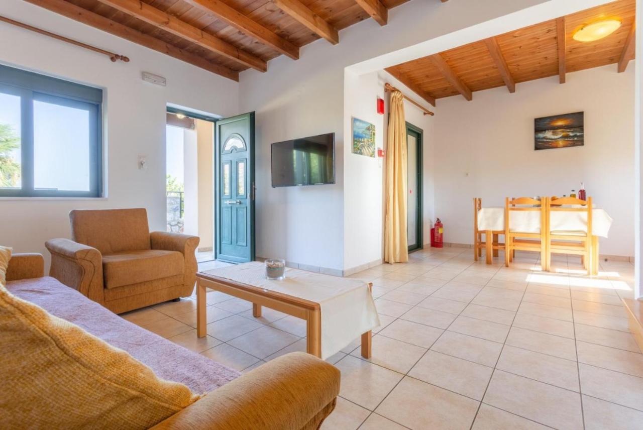 פראנגוקאסטלון Spiros Beach Villa מראה חיצוני תמונה